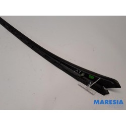 Peugeot - 3008 - Frontscreen frame