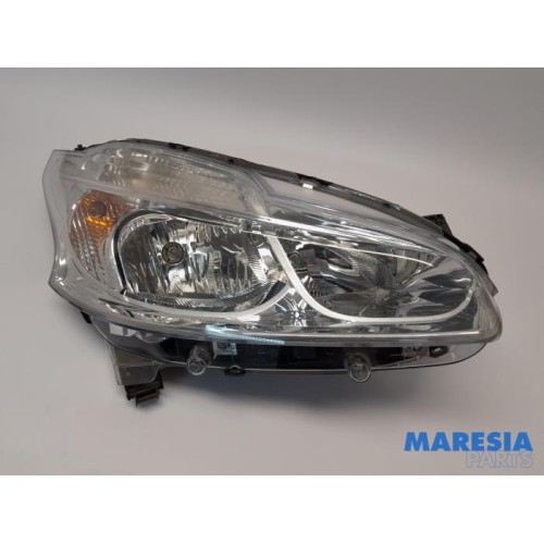Peugeot - 208 - Koplamp rechts