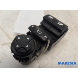 Peugeot - 208 - Multi-functional window switch