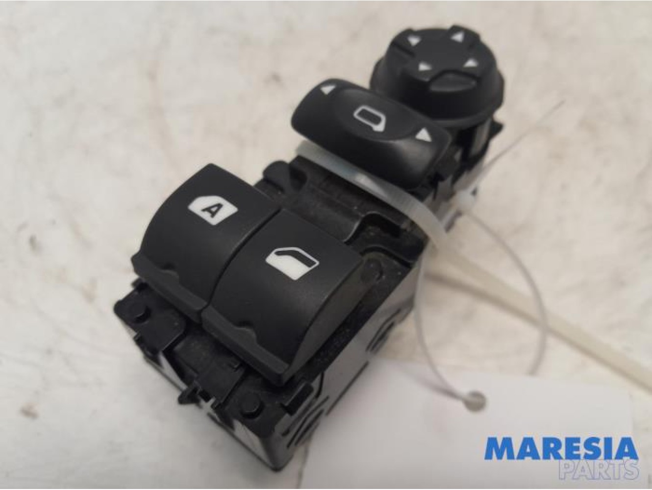 Peugeot - 208 - Multi-functional window switch