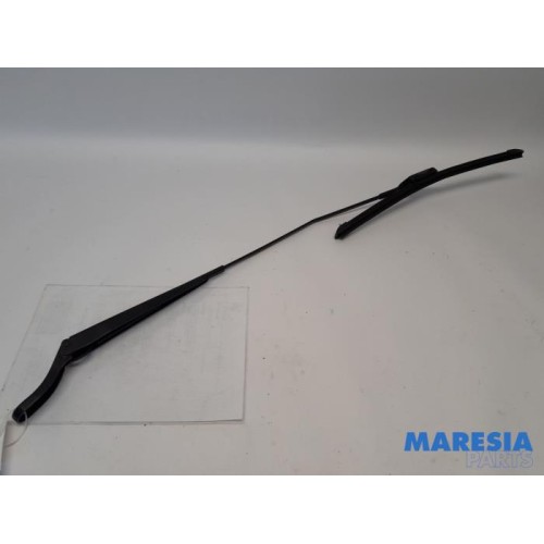 Peugeot - 208 - Front wiper arm