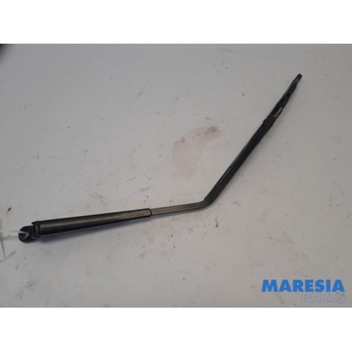 Renault - Kangoo - Rear wiper arm