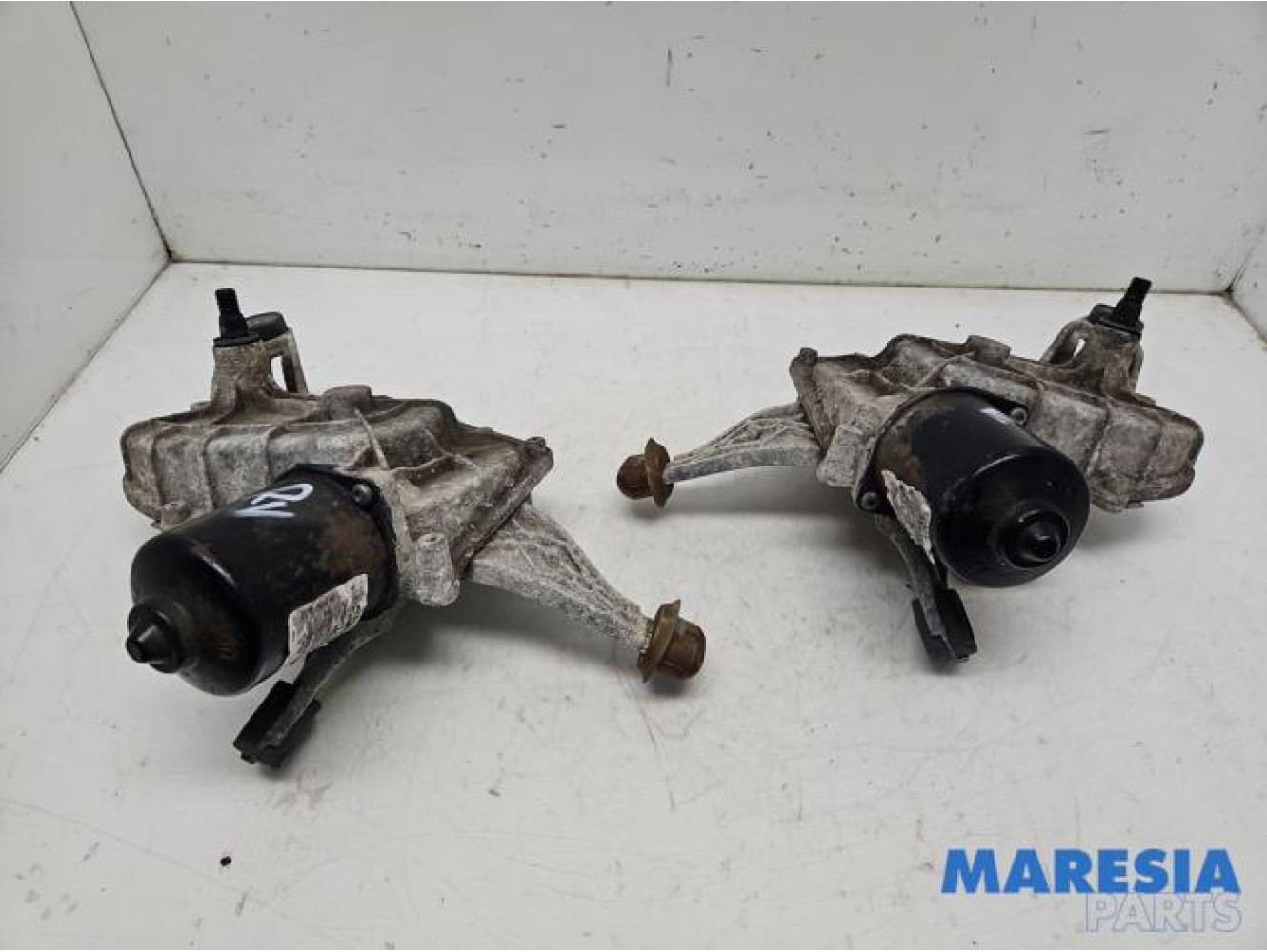 Renault - Grand Scenic - Front wiper motor