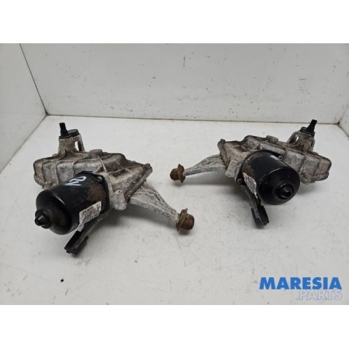 Renault - Grand Scenic - Front wiper motor