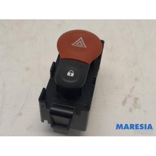 Renault - Kangoo - Panic lighting switch