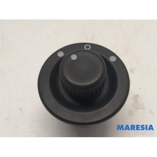 Renault - Kangoo - Mirror switch