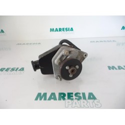 Renault - Clio - Power steering pump