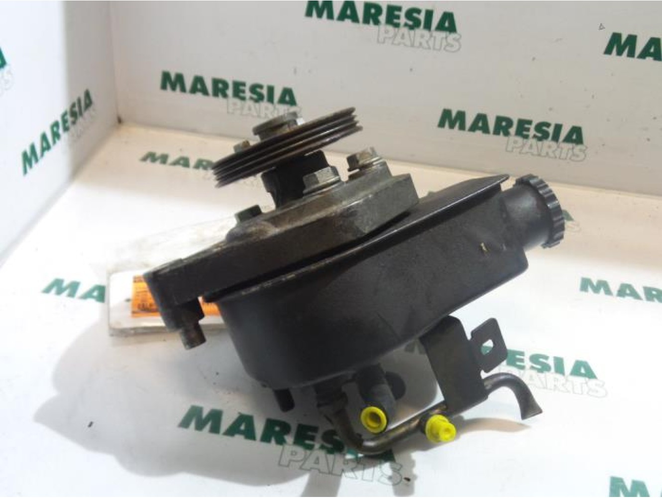 Renault - Clio - Power steering pump