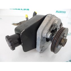 Renault - Clio - Power steering pump
