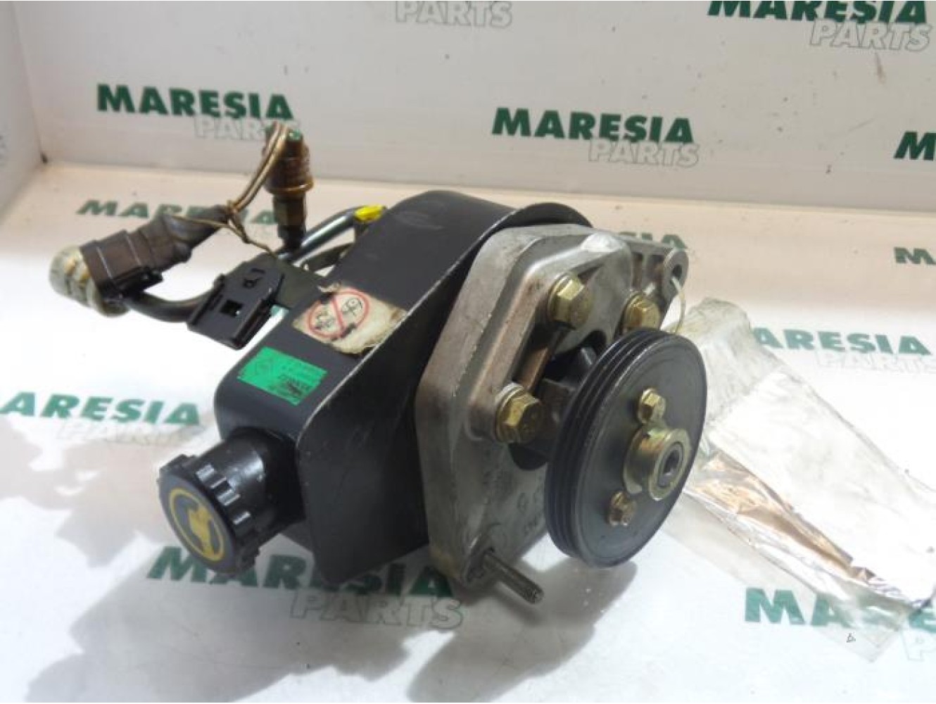 Renault - Clio - Power steering pump