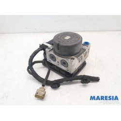 Peugeot - 208 - ABS pump