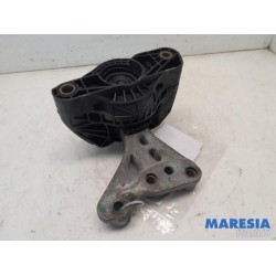 Peugeot - 208 - Engine mount