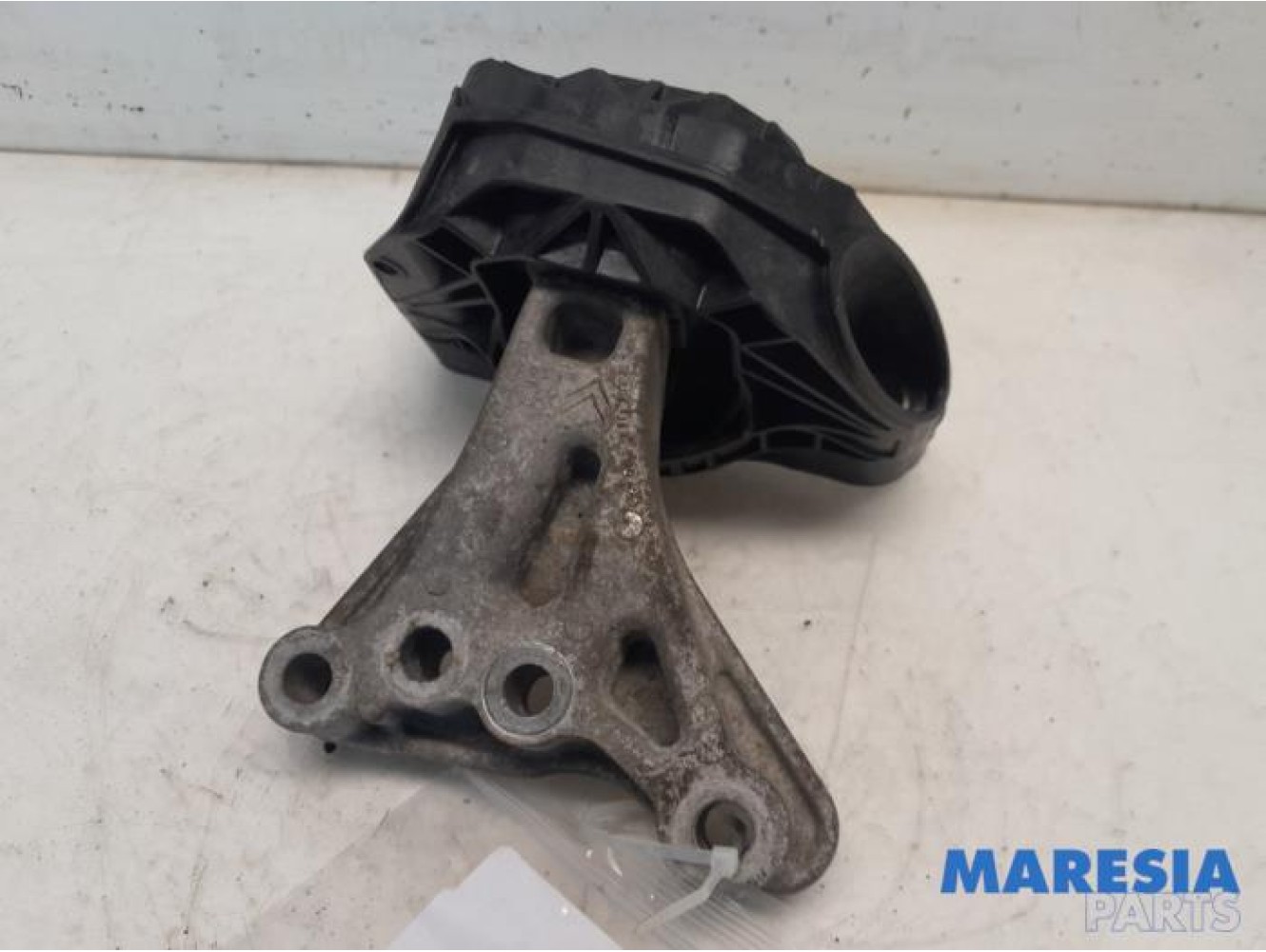 Peugeot - 208 - Engine mount