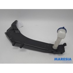 Peugeot - 308 - Front windscreen washer reservoir