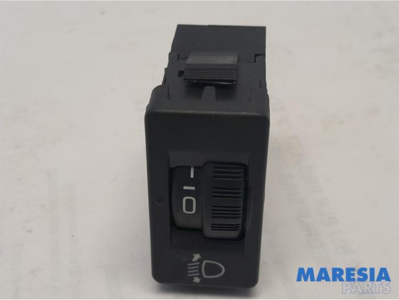 Peugeot - 308 - AIH headlight switch