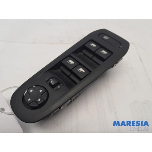 Peugeot - 308 - Multi-functional window switch
