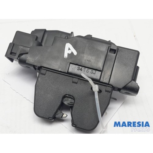 Peugeot - 308 - Tailgate lock mechanism