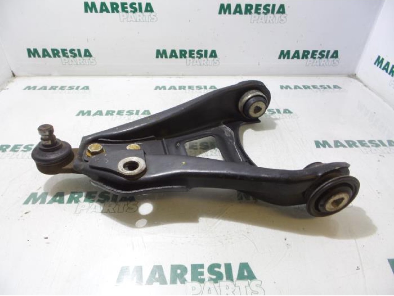 Renault - Kangoo - Front lower wishbone, left