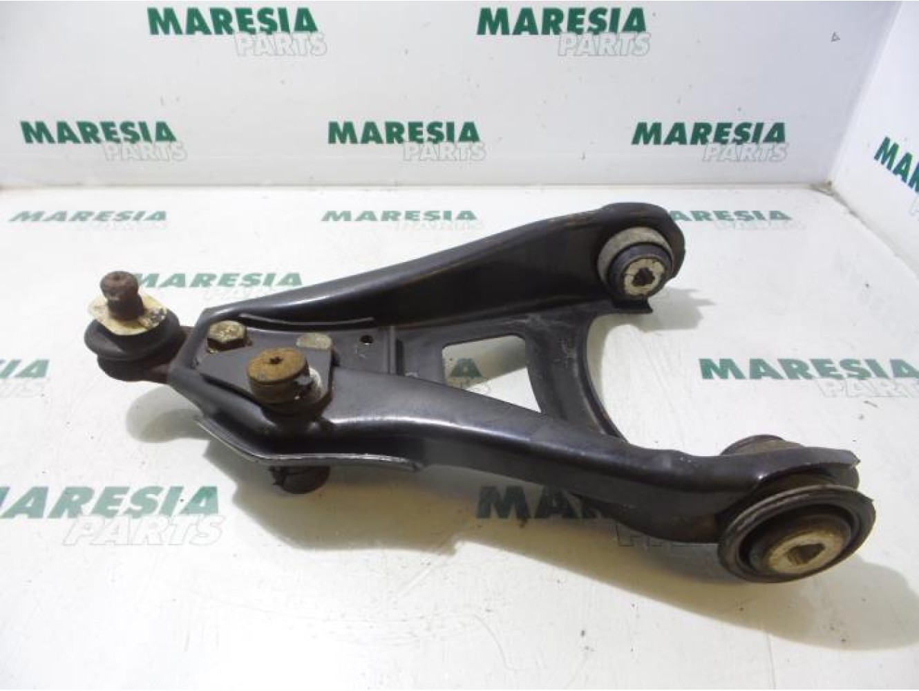 Renault - Kangoo - Front lower wishbone, left