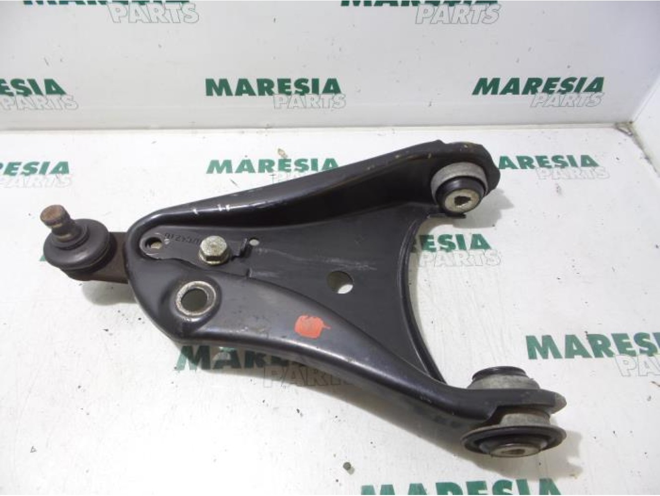 Renault - Kangoo - Front lower wishbone, left