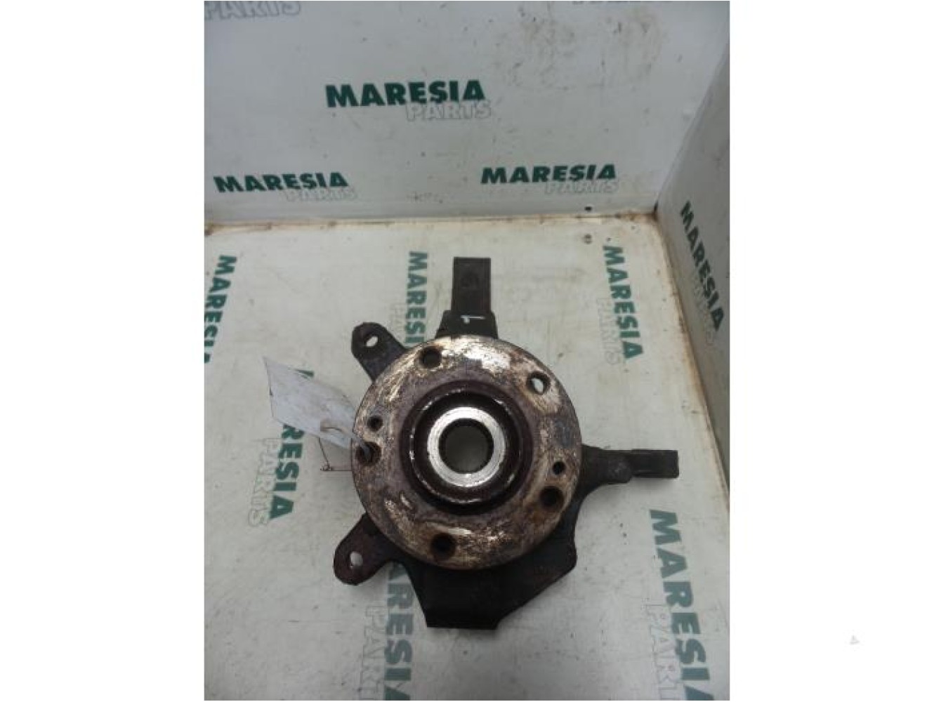 Renault - Laguna - Knuckle, front left