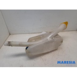 Renault - Kangoo - Front windscreen washer reservoir