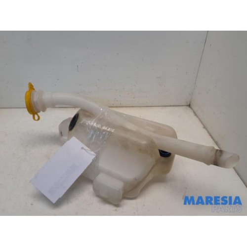 Renault - Kangoo - Front windscreen washer reservoir
