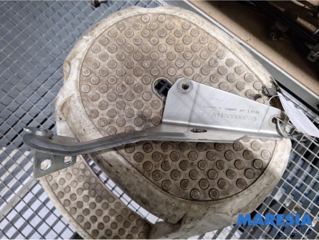 Renault - Kangoo - Bonnet Hinge