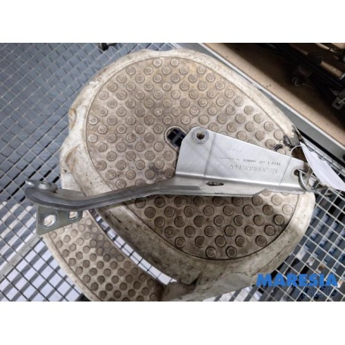 Renault - Kangoo - Bonnet Hinge