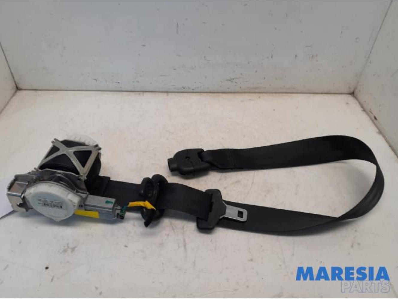 Fiat - 500 - Front seatbelt, left