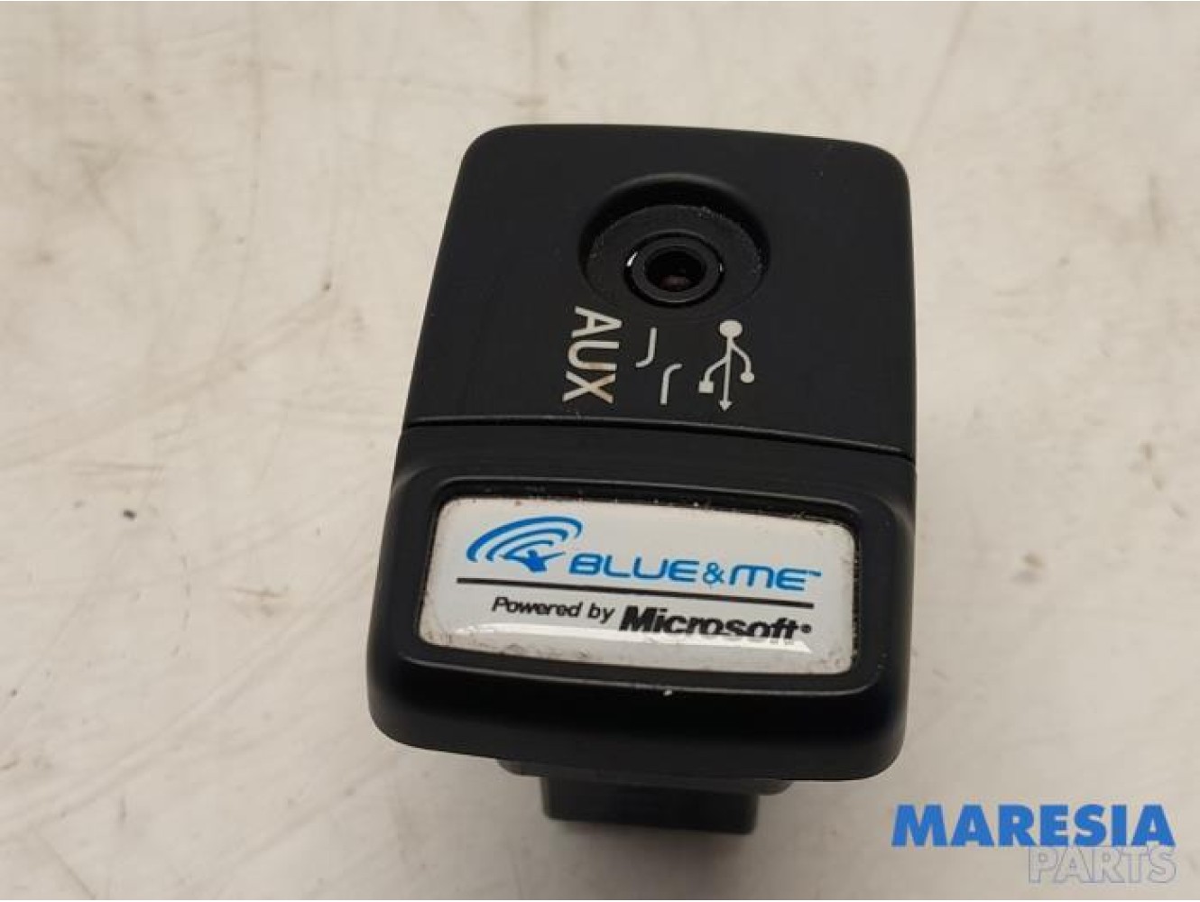 Fiat - 500 - AUX / USB connection