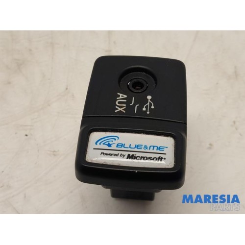 Fiat - 500 - AUX / USB connection