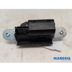 Fiat - 500 - Tailgate lock mechanism