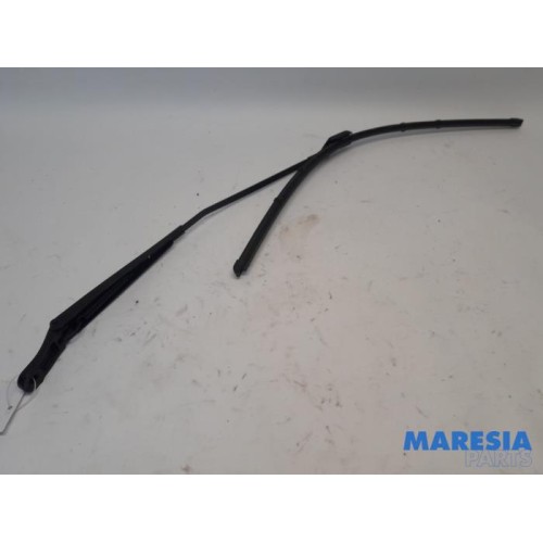 Peugeot - 3008 - Front wiper arm