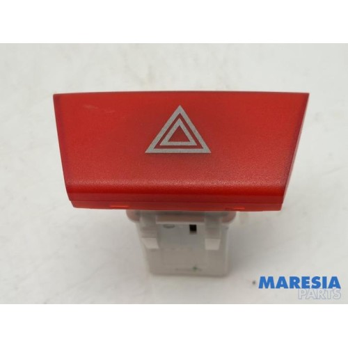 Citroen - C1 - Panic lighting switch