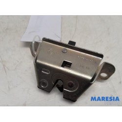 Citroen - C1 - Tailgate lock mechanism