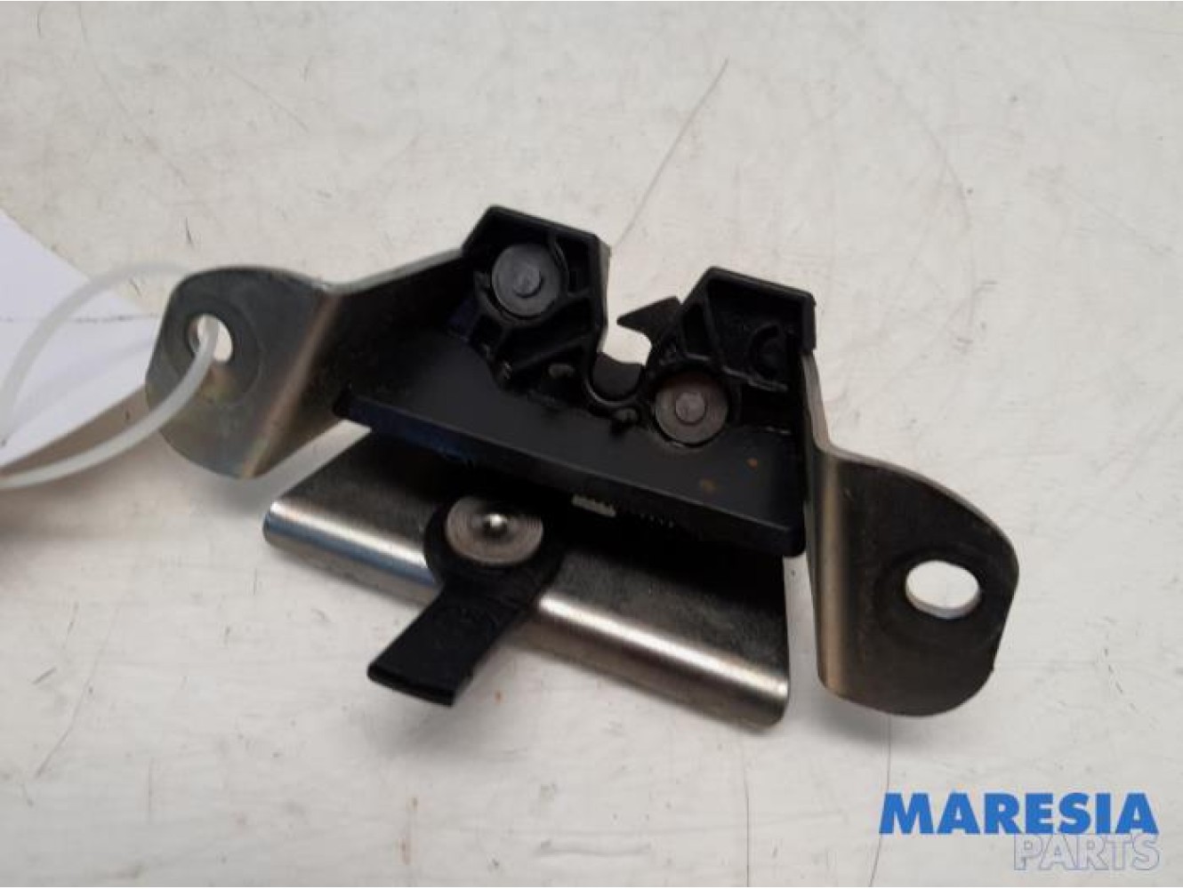 Citroen - C1 - Tailgate lock mechanism
