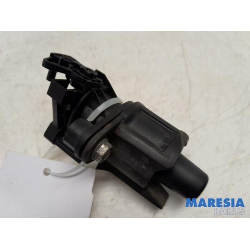 Citroen - C1 - Tailgate lock mechanism