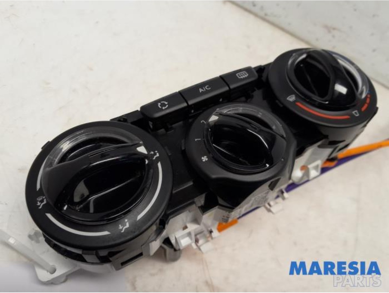 Peugeot - 208 - Heater control panel