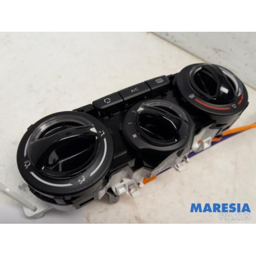 Peugeot - 208 - Panneau de commandes chauffage