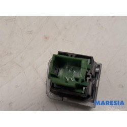 Peugeot - 208 - Central locking switch