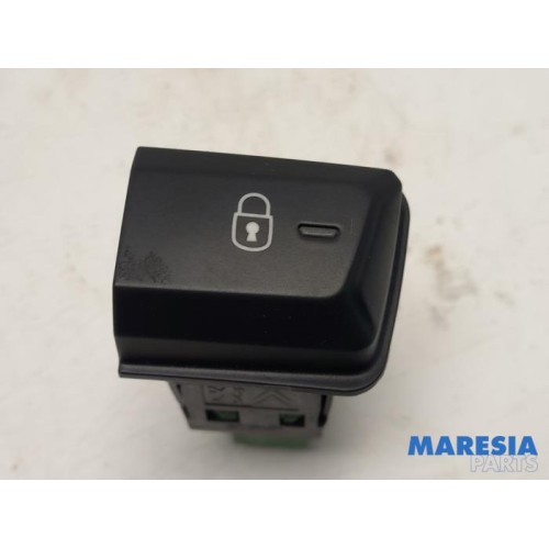 Peugeot - 208 - Central locking switch