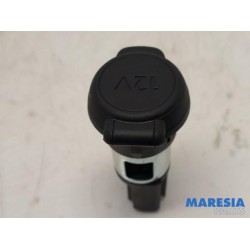 Peugeot - 208 - 12 Volt aansluiting