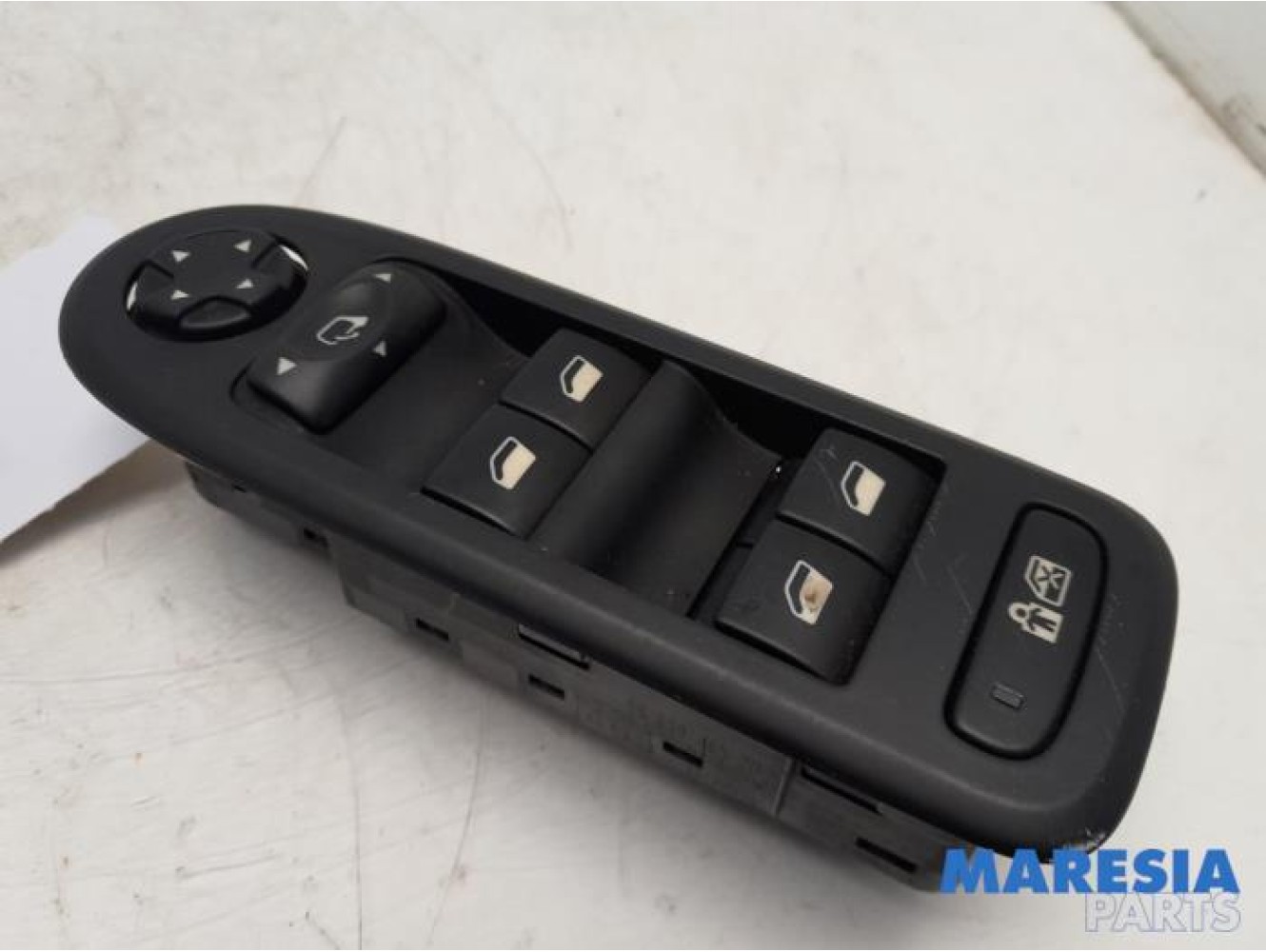Peugeot - 508 - Multi-functional window switch