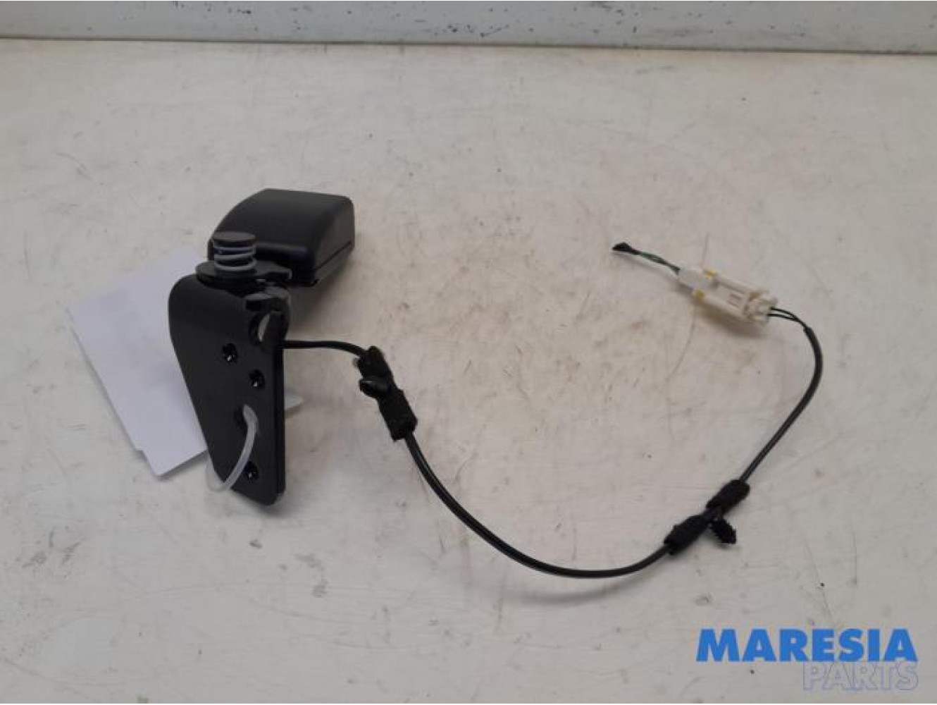 Peugeot - 508 - Insertion ceinture de sécurité arrière droite