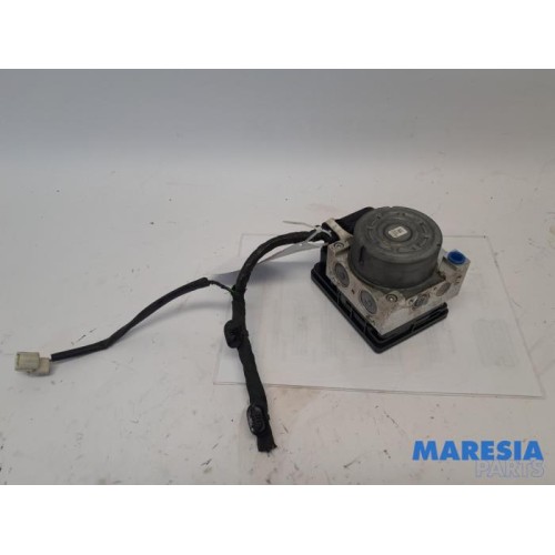 Peugeot - 208 - ABS pump