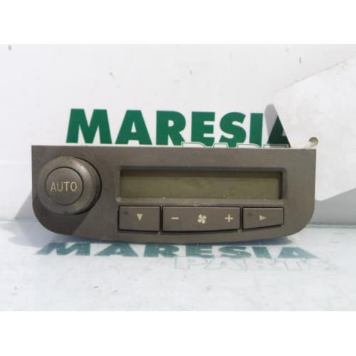 Lancia - Thesis - Panneau de commandes chauffage