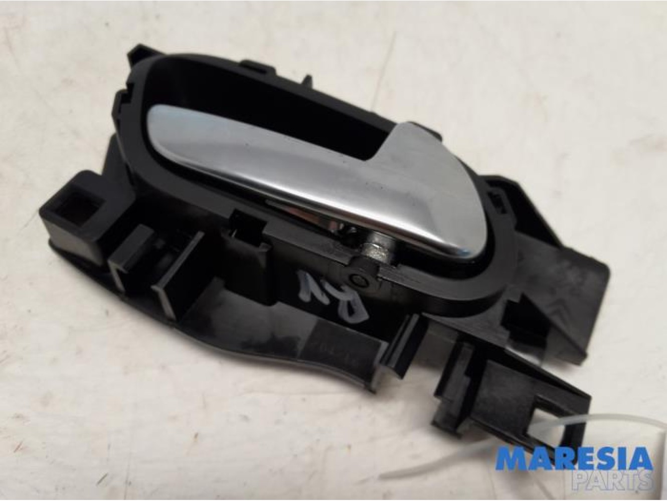 Peugeot - 208 - Front door handle 4-door, right