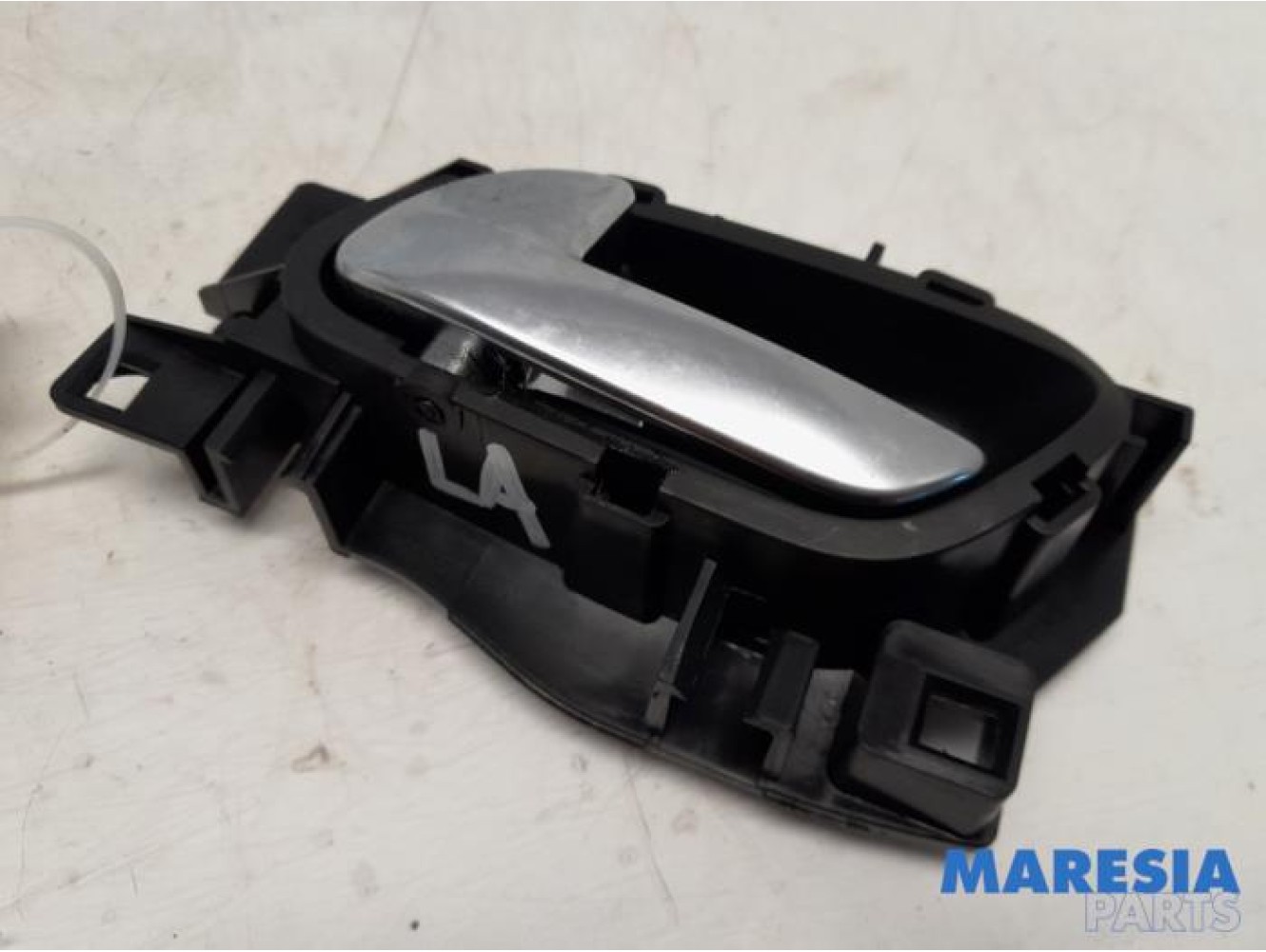 Peugeot - 208 - Rear door handle 4-door, left