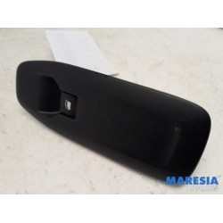 Peugeot - 208 - Electric window switch